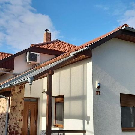 László Nyaralóház Balatonfenyves Exterior foto